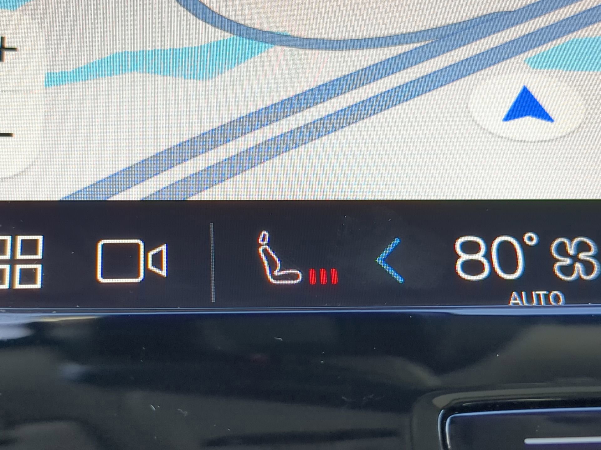 Used 2023 Volvo XC40 B5 Plus image 55