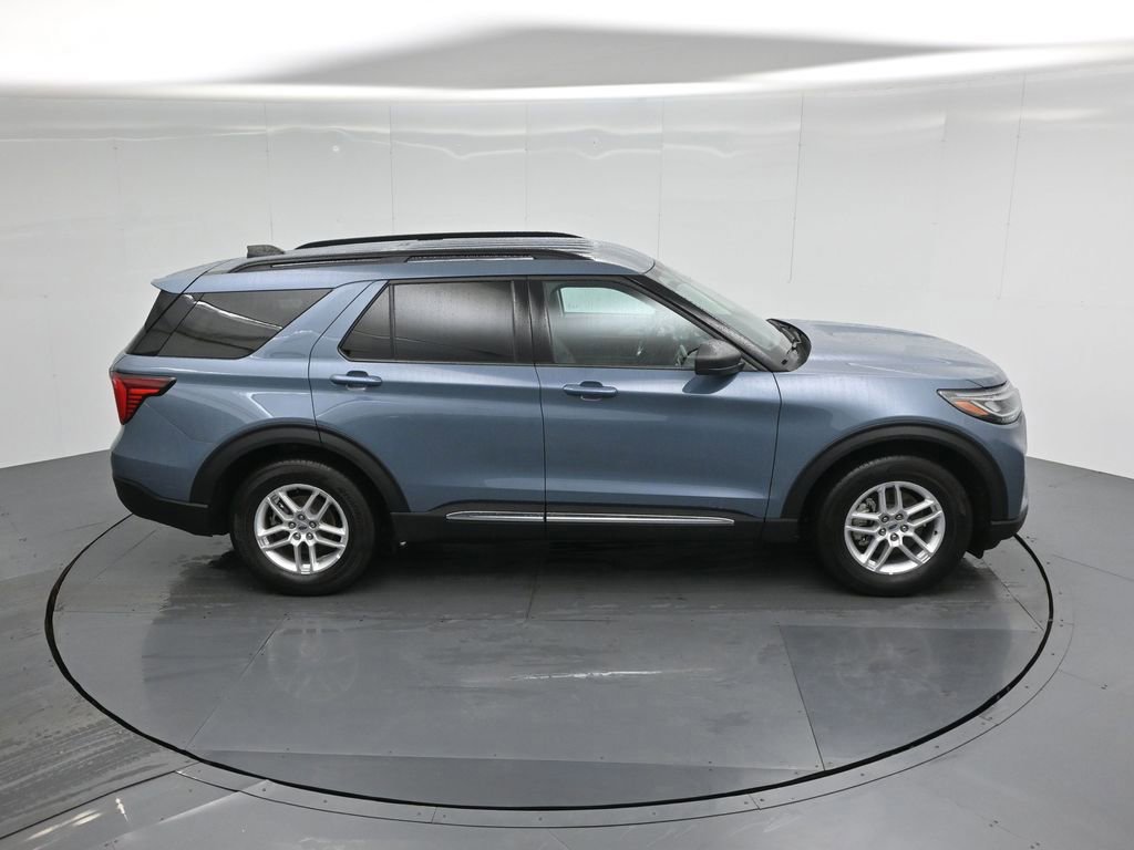 Certified 2025 Ford Explorer Active image 9