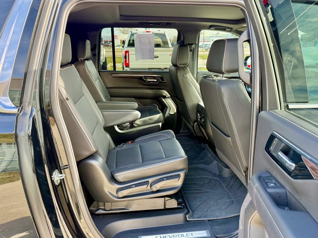 Used 2025 Chevrolet Suburban Premier w/ Sun And Tow Package image 19