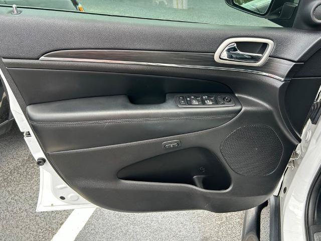 Used 2020 Jeep Grand Cherokee Limited RWD image 17