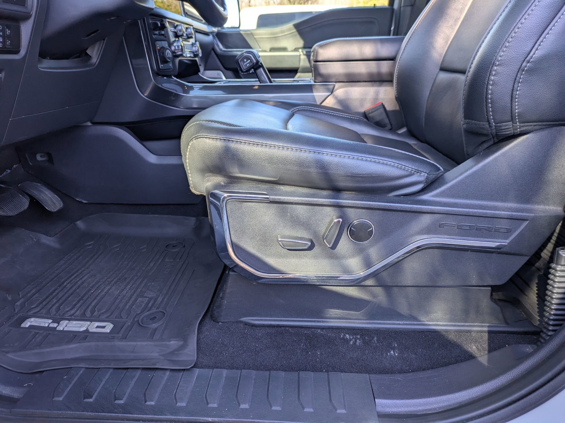 Certified 2023 Ford F150 Lariat w/ Equipment Group 502A High image 13