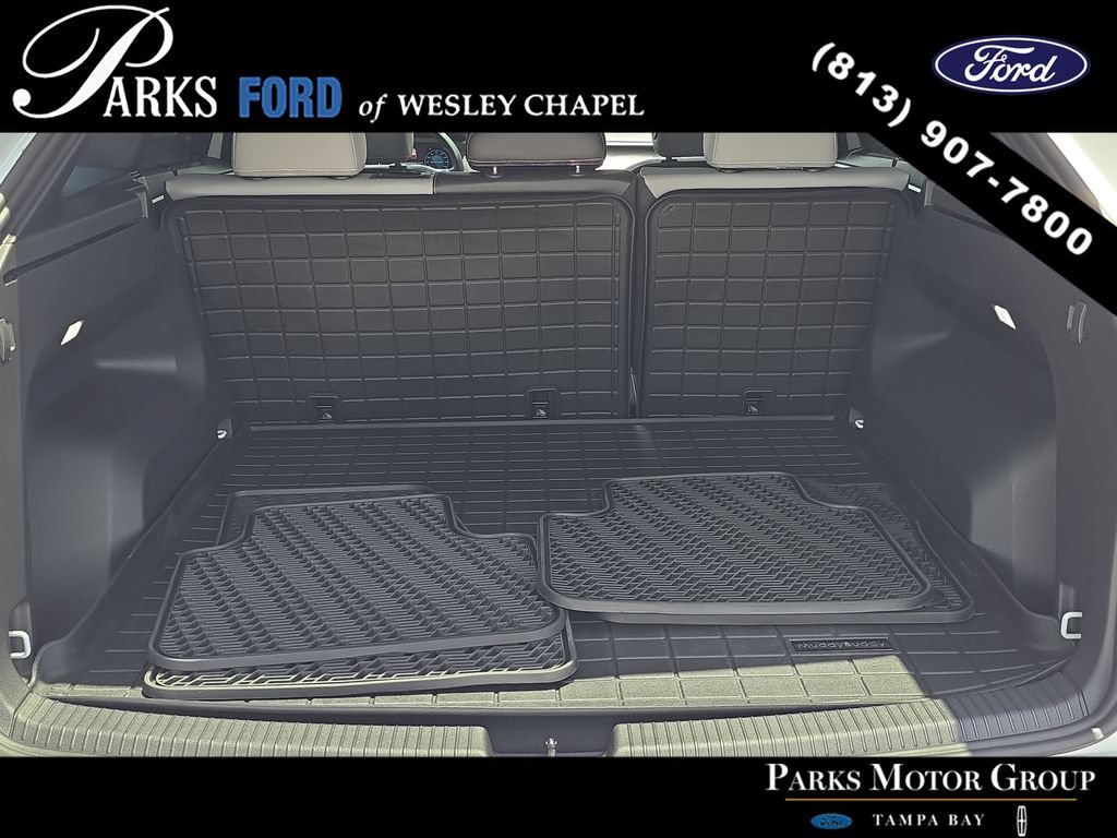 Used 2024 Volkswagen Atlas Cross Sport SEL R-Line AWD/4WD image 8