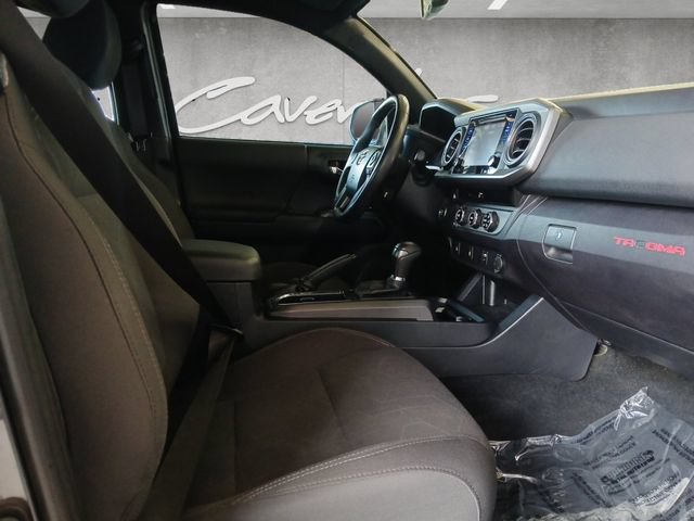 Used 2017 Toyota Tacoma TRD Sport w/ Tow Package RWD image 25