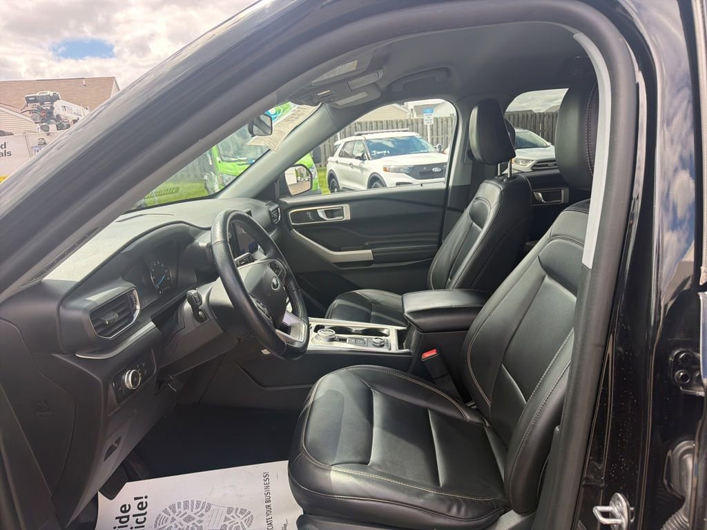 Certified 2022 Ford Explorer XLT w/ Equipment Group 202A AWD/4WD image 22