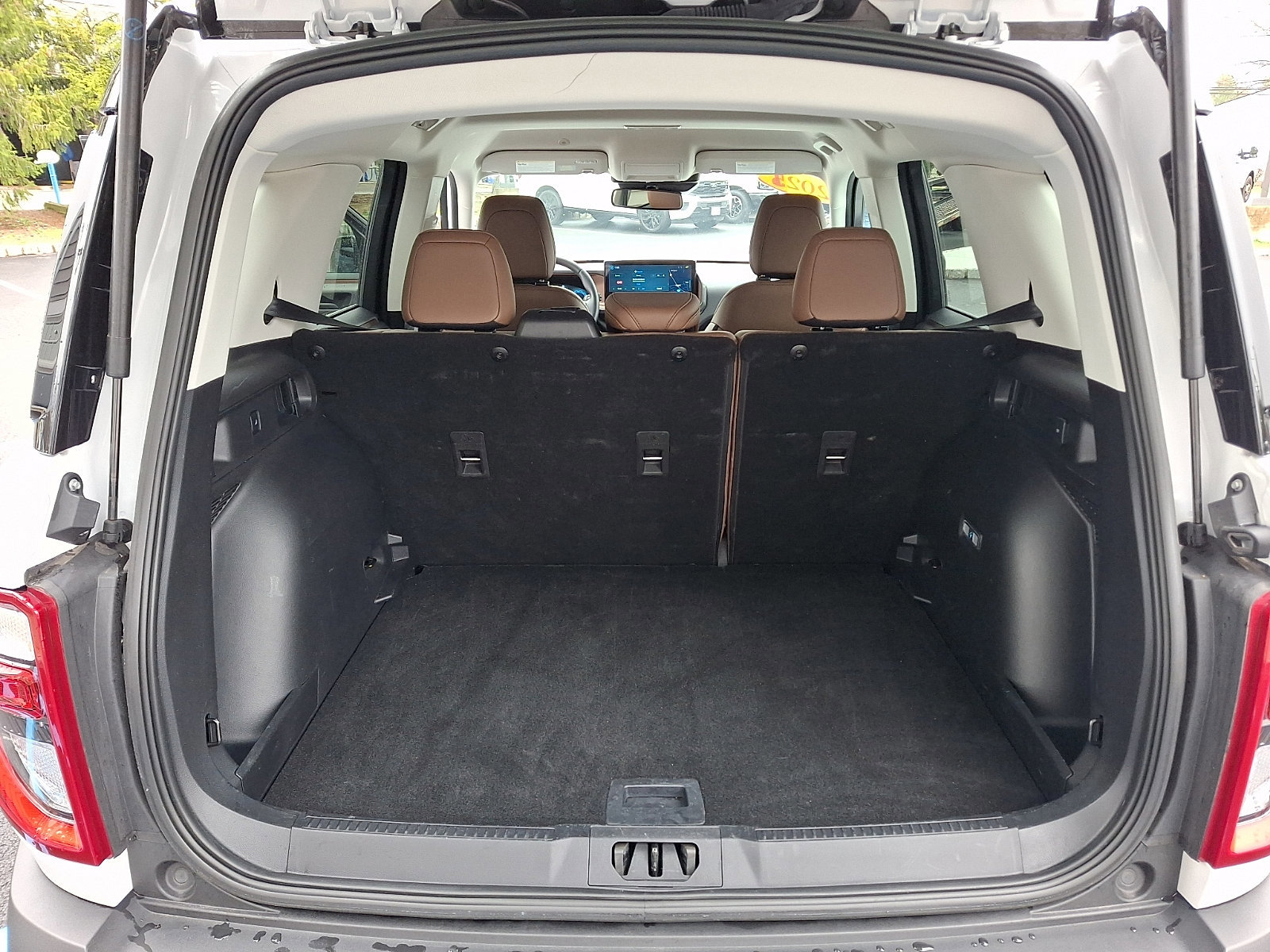 Certified 2025 Ford Bronco Sport Outer Banks w/ Outer Banks Tech Package+ AWD/4WD image 28