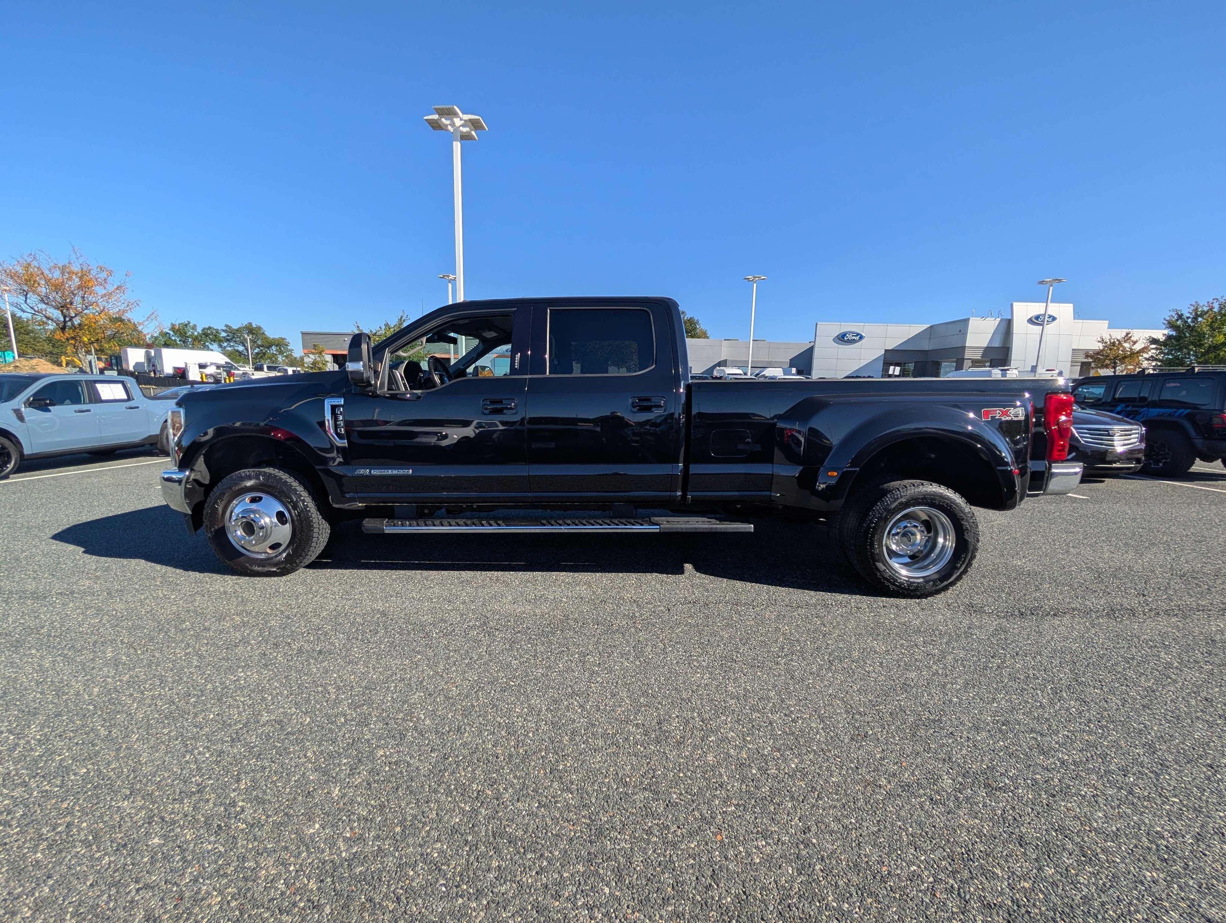 Certified 2018 Ford F350 Lariat w/ Tow Technology Bundle AWD/4WD image 7
