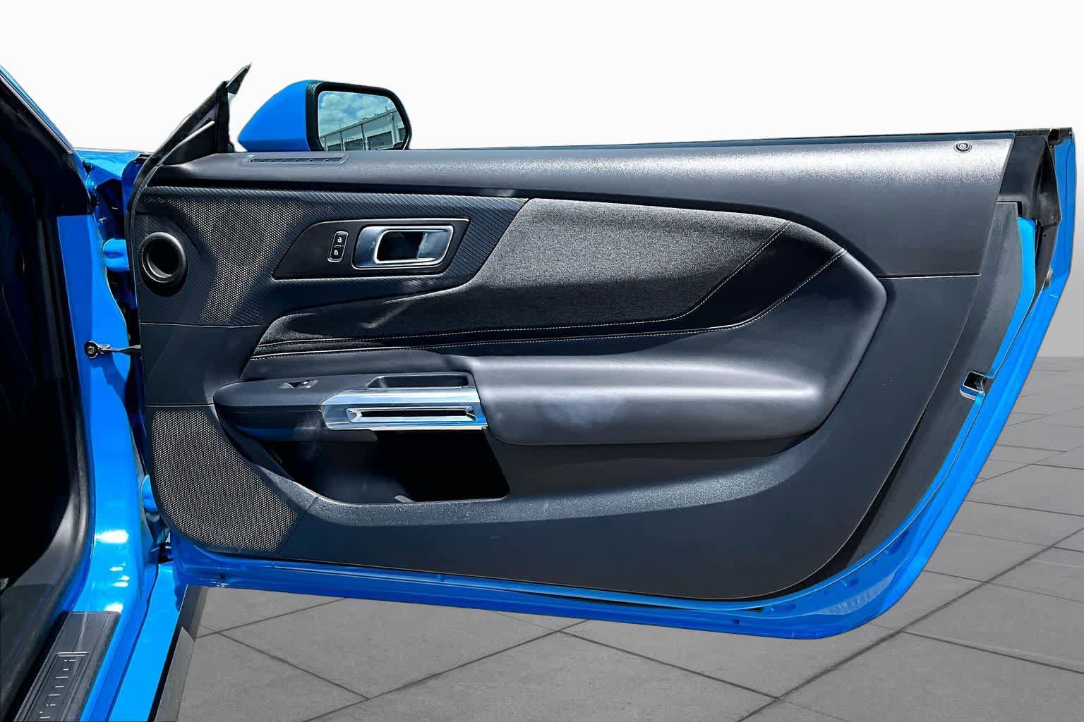 Certified 2025 Ford Mustang Coupe RWD image 23