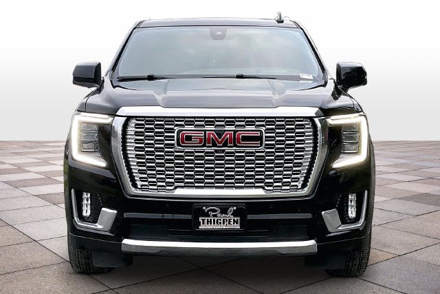 Used 2021 GMC Yukon Denali w/ Denali Premium Package RWD image 3
