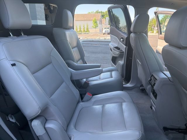 Used 2018 GMC Acadia SLT w/ LPO, Floor Liner Package AWD/4WD image 15
