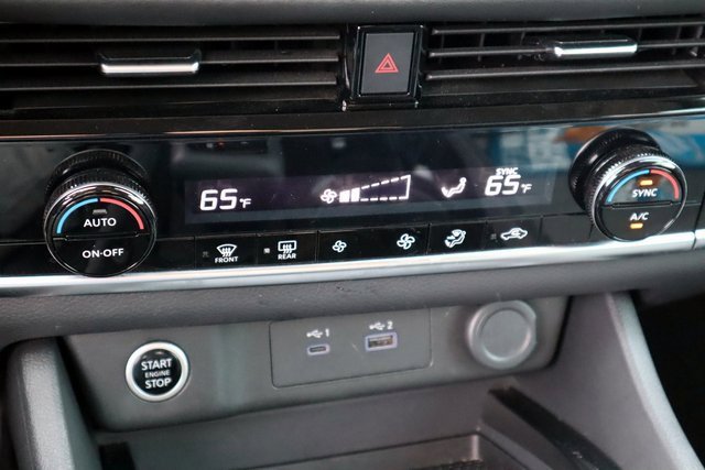 Used 2023 Nissan Rogue SV image 29