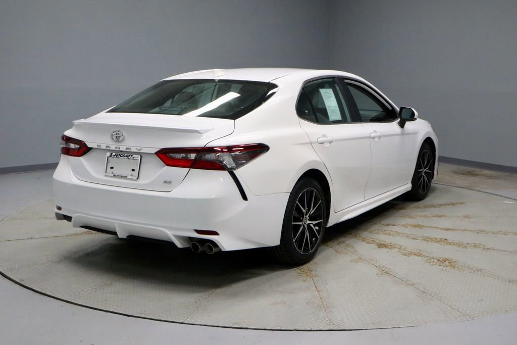Used 2024 Toyota Camry SE FWD image 5