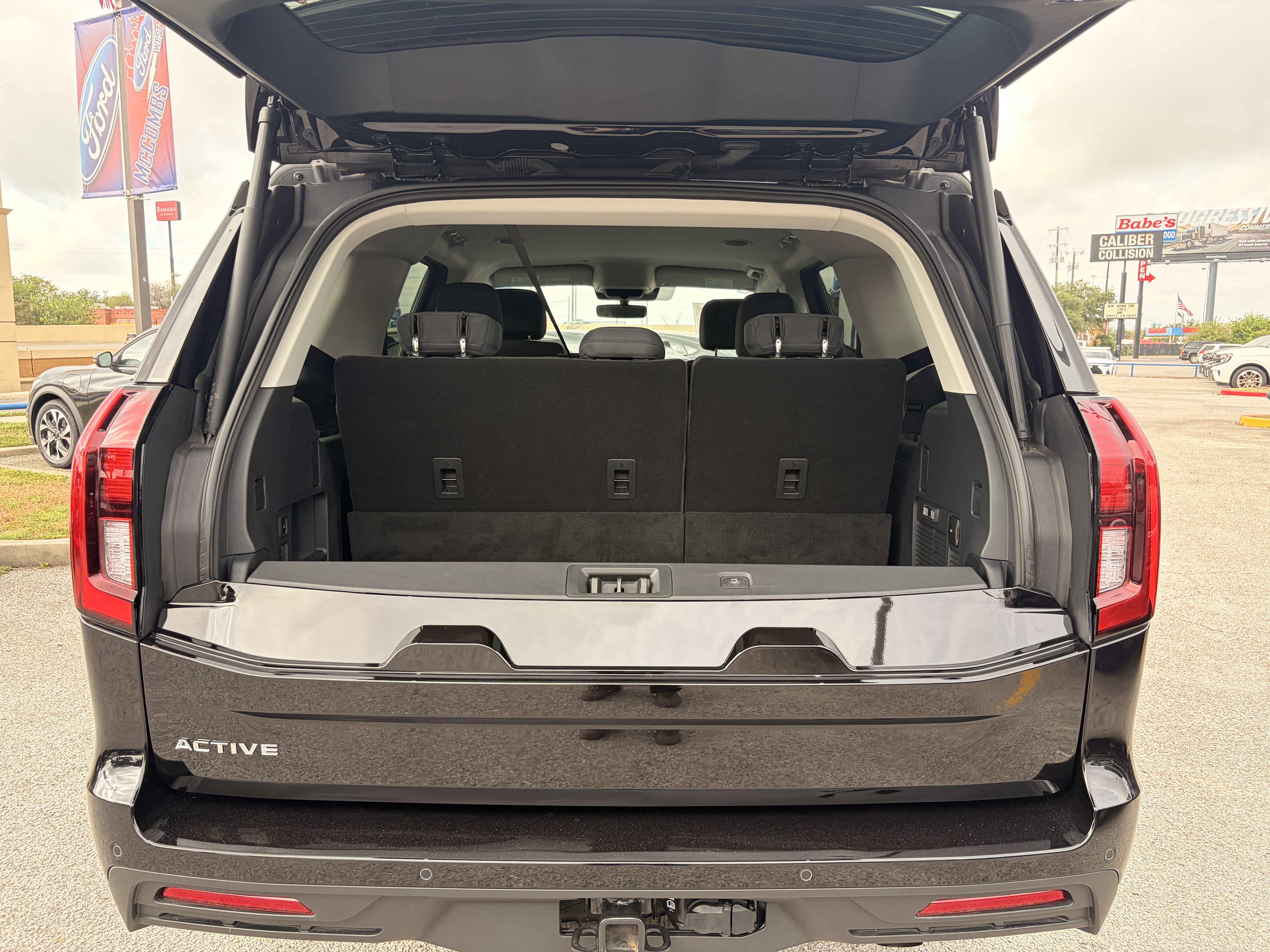 Certified 2025 Ford Expedition Active RWD image 7