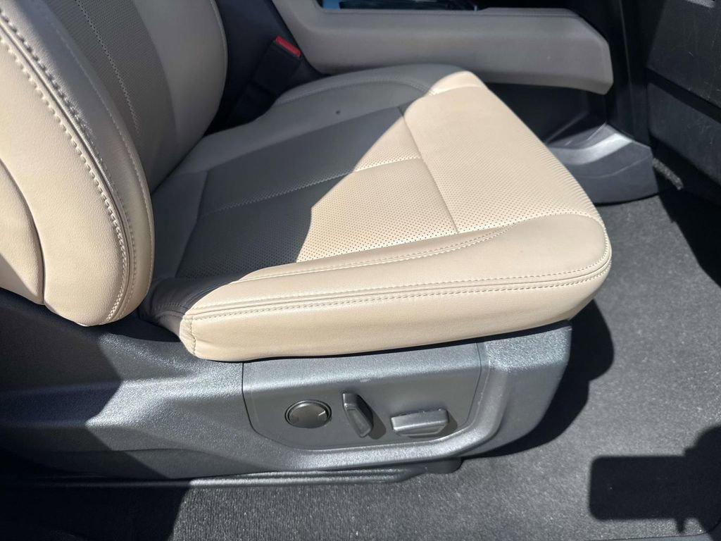 Certified 2024 Ford Expedition Max XLT image 15