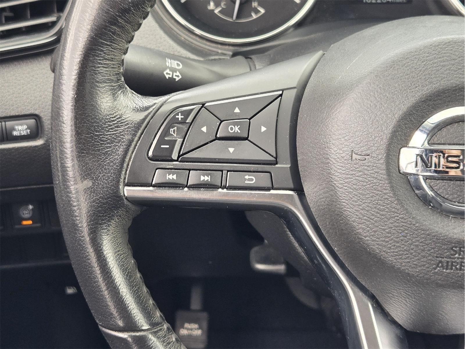Used 2017 Nissan Rogue SV FWD image 26