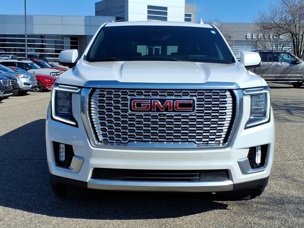 Used 2021 GMC Yukon XL Denali w/ Denali Ultimate Package AWD/4WD image 8