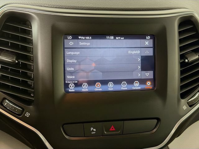 Used 2020 Jeep Cherokee Latitude Plus w/ Comfort/Convenience Group AWD/4WD image 18