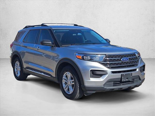 Certified 2023 Ford Explorer XLT image 3