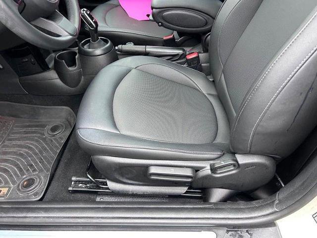 Used 2023 MINI Cooper 2-Door Hardtop image 19