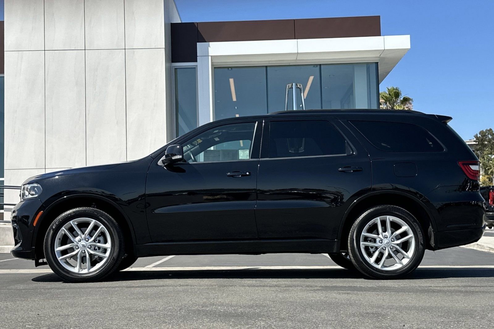 Used 2025 Dodge Durango GT AWD/4WD image 6