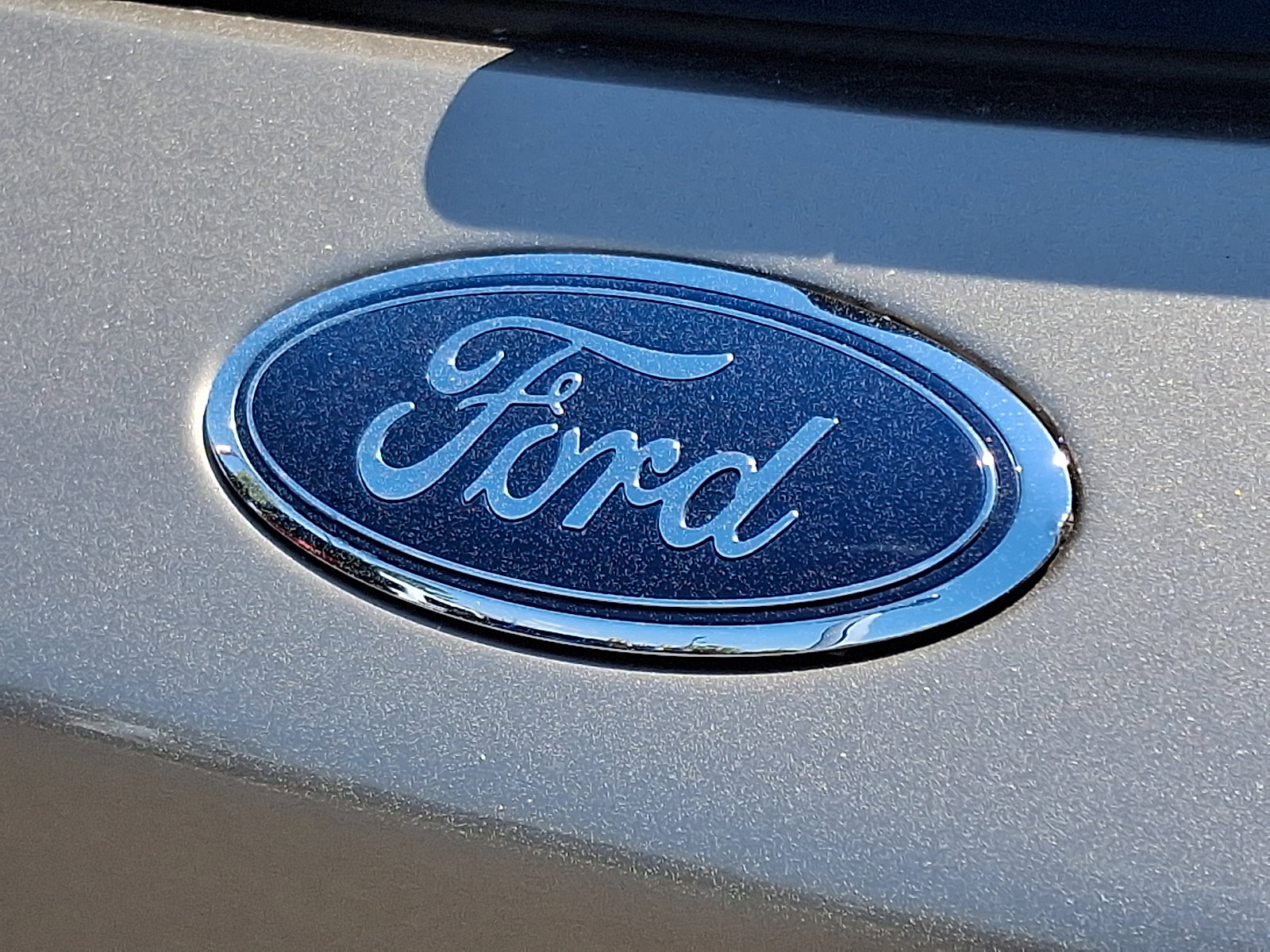 Certified 2020 Ford Escape Titanium AWD/4WD image 31