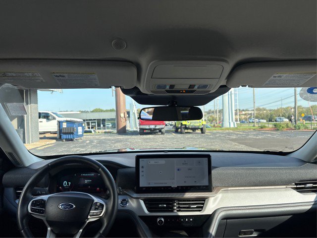 Certified 2025 Ford Explorer Active AWD/4WD image 22