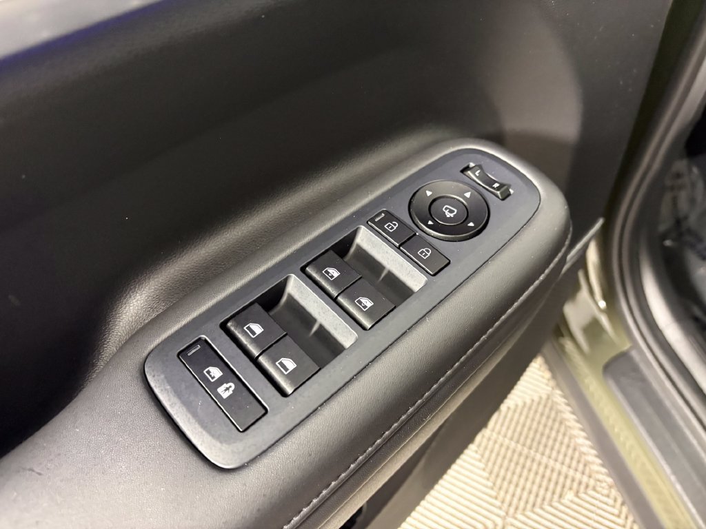Used 2024 Hyundai Santa Fe Limited AWD/4WD image 12