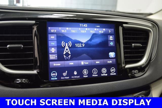 Used 2020 Chrysler Pacifica Touring-L Plus w/ Tire & Wheel Group image 11