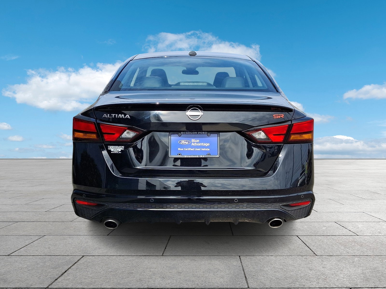 Used 2024 Nissan Altima 2.5 SR w/ SR Premium Package image 3