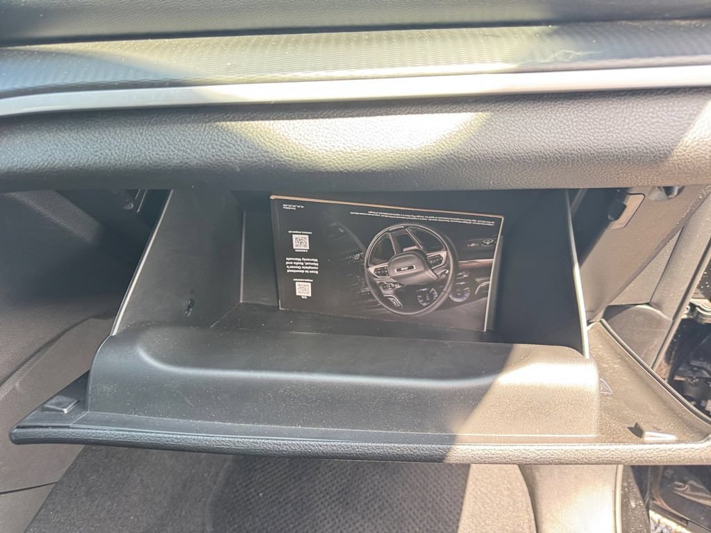 Used 2025 Jeep Grand Cherokee Altitude AWD/4WD image 25