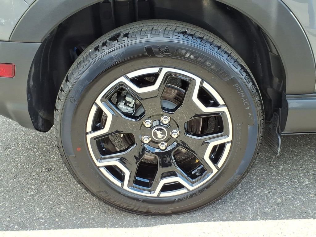 Certified 2025 Ford Bronco Sport Outer Banks w/ Outer Banks Tech Package+ AWD/4WD image 7