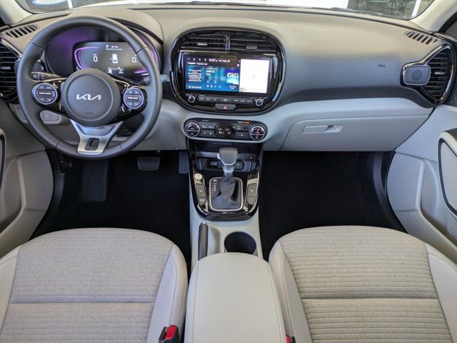 Used 2025 Kia Soul EX image 12