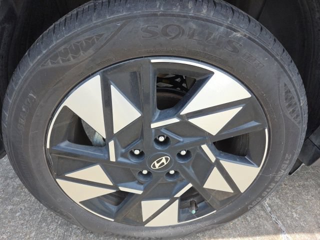 Used 2024 Hyundai Kona SEL w/ Convenience Package FWD image 16