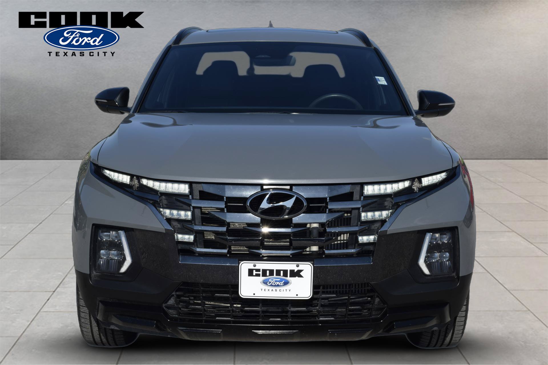 Used 2024 Hyundai Santa Cruz Night AWD/4WD image 2
