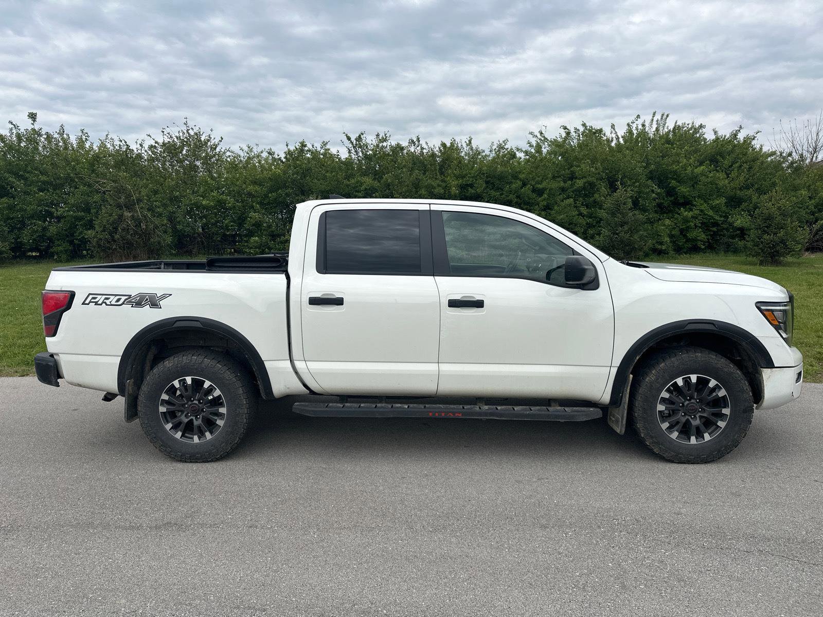 Used 2023 Nissan Titan PRO-4X w/ Off Road Protection Package image 9