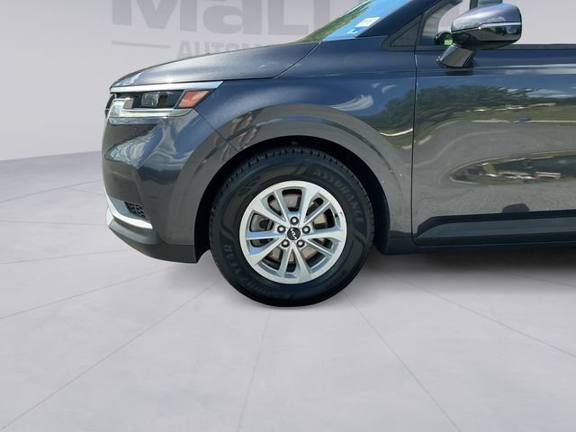 Used 2024 Kia Carnival LX FWD image 9