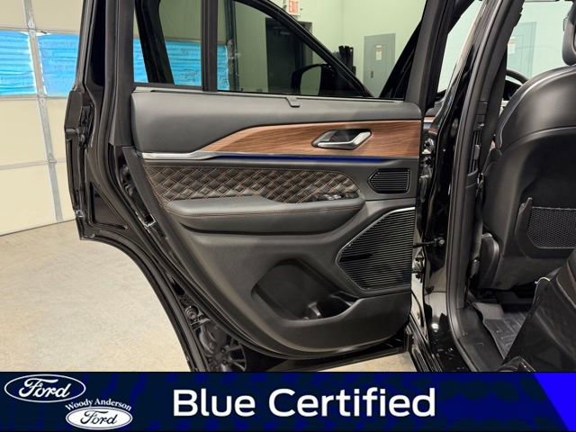 Used 2024 Jeep Grand Cherokee Summit w/ Adv Protech Group IV image 27