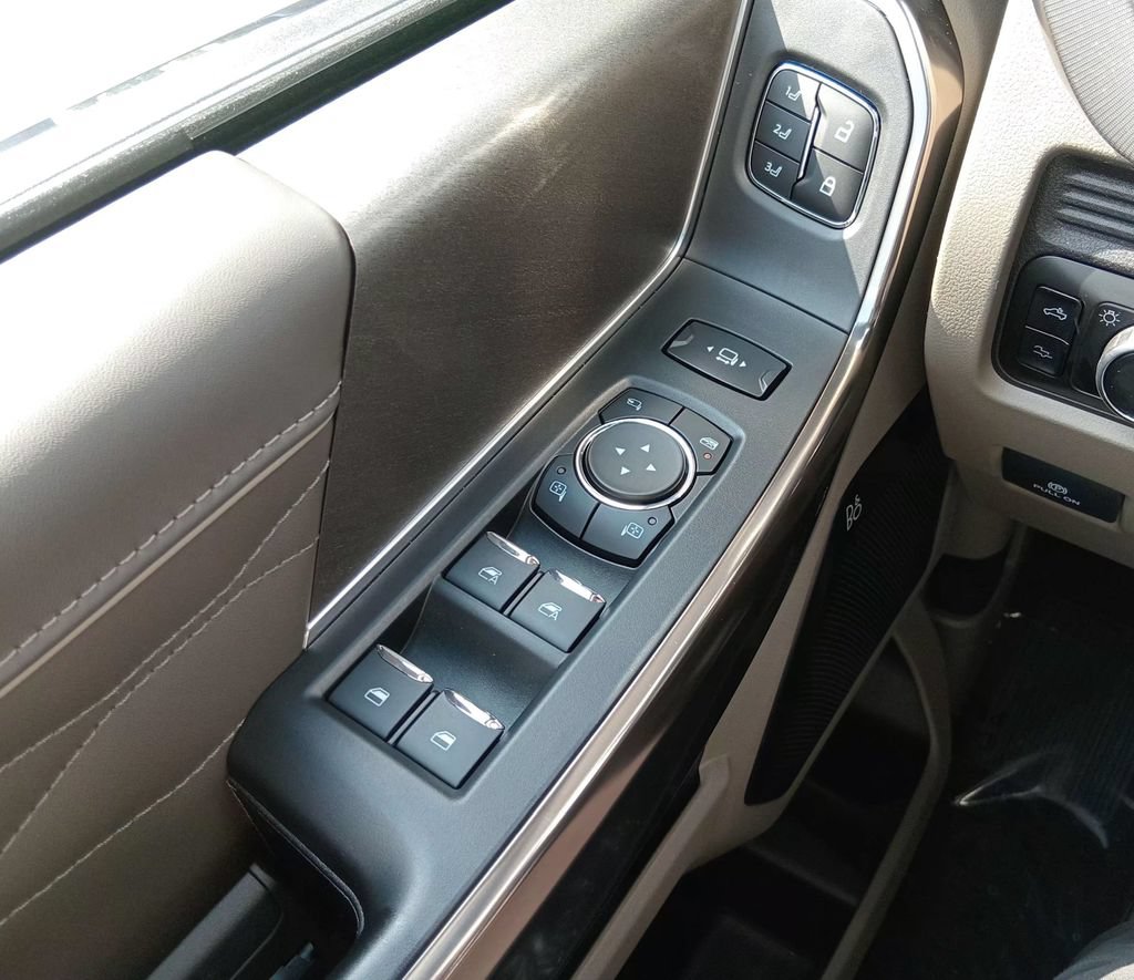 Certified 2026 Ford F250 Platinum w/ Platinum Plus Package AWD/4WD image 20