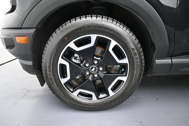 Certified 2023 Ford Bronco Sport Outer Banks w/ Tech Package AWD/4WD image 9