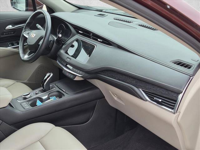 Used 2023 Cadillac XT4 Premium Luxury w/ Cold Weather Package AWD/4WD image 24
