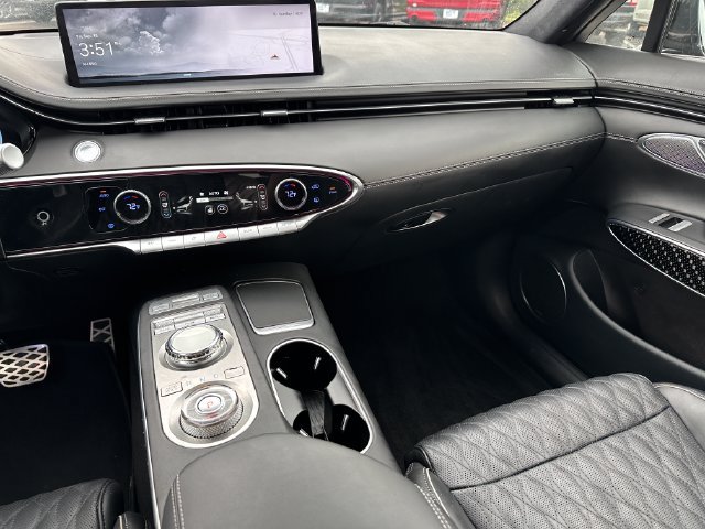 Used 2023 Genesis GV70 3.5T Sport w/ Sport Prestige Package AWD/4WD image 20