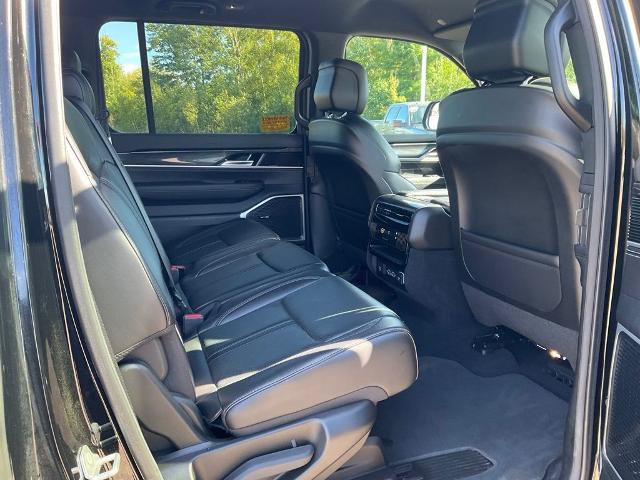 Used 2022 Jeep Wagoneer Series I AWD/4WD image 19