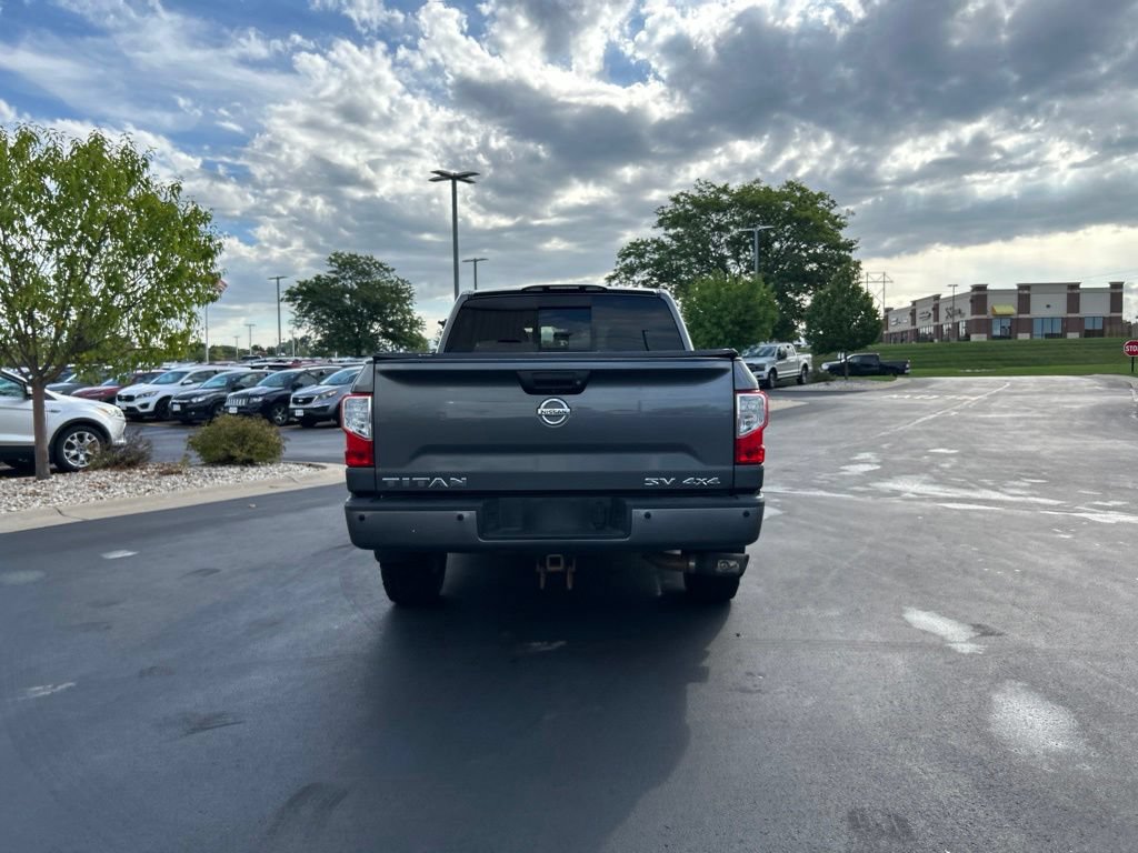 Used 2017 Nissan Titan SV AWD/4WD image 7