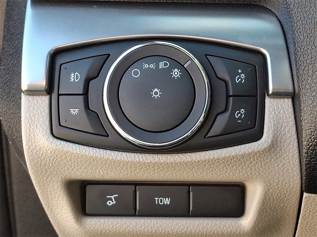 Certified 2019 Ford Explorer XLT w/ Equipment Group 202A image 25