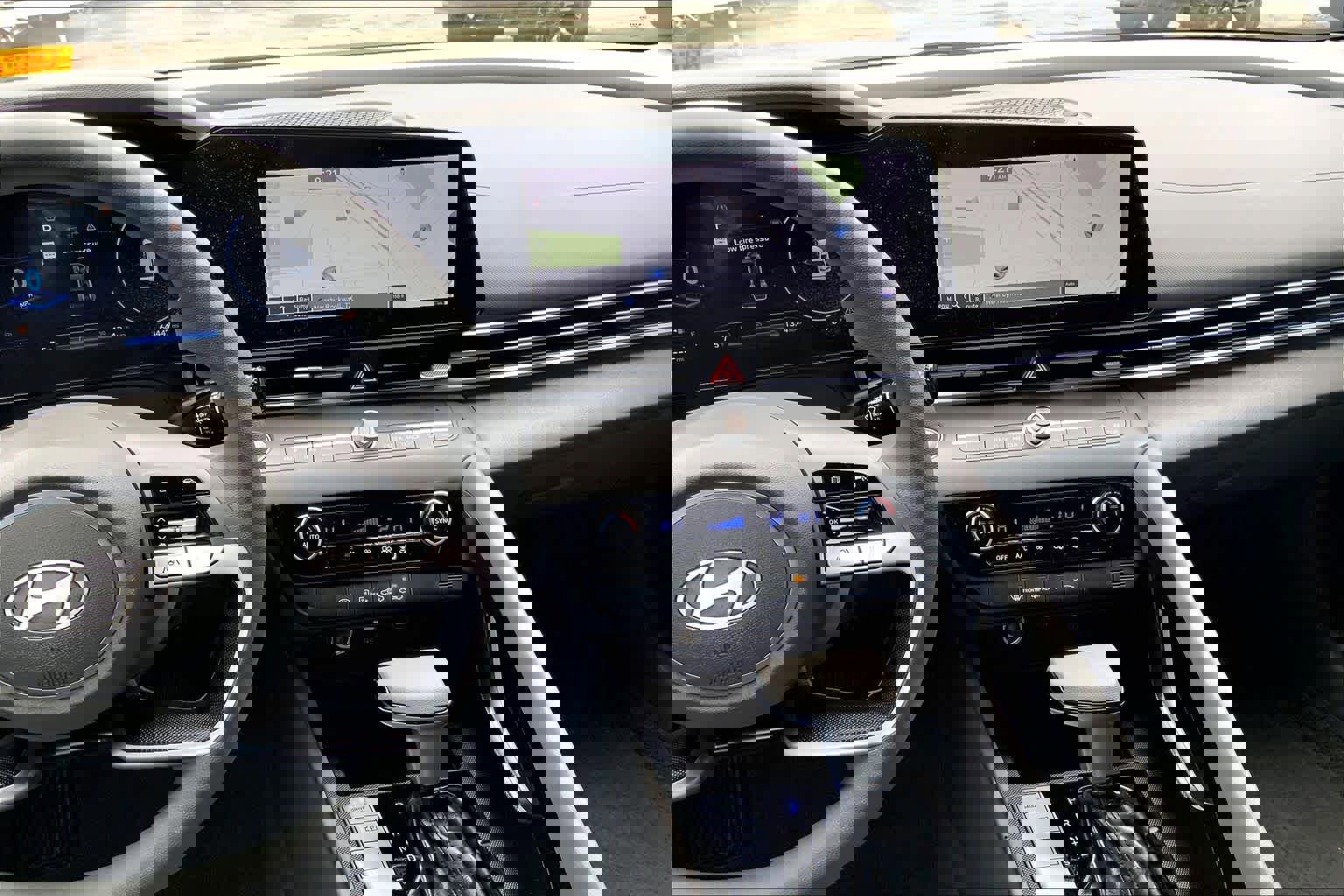 Used 2024 Hyundai Elantra SEL image 9