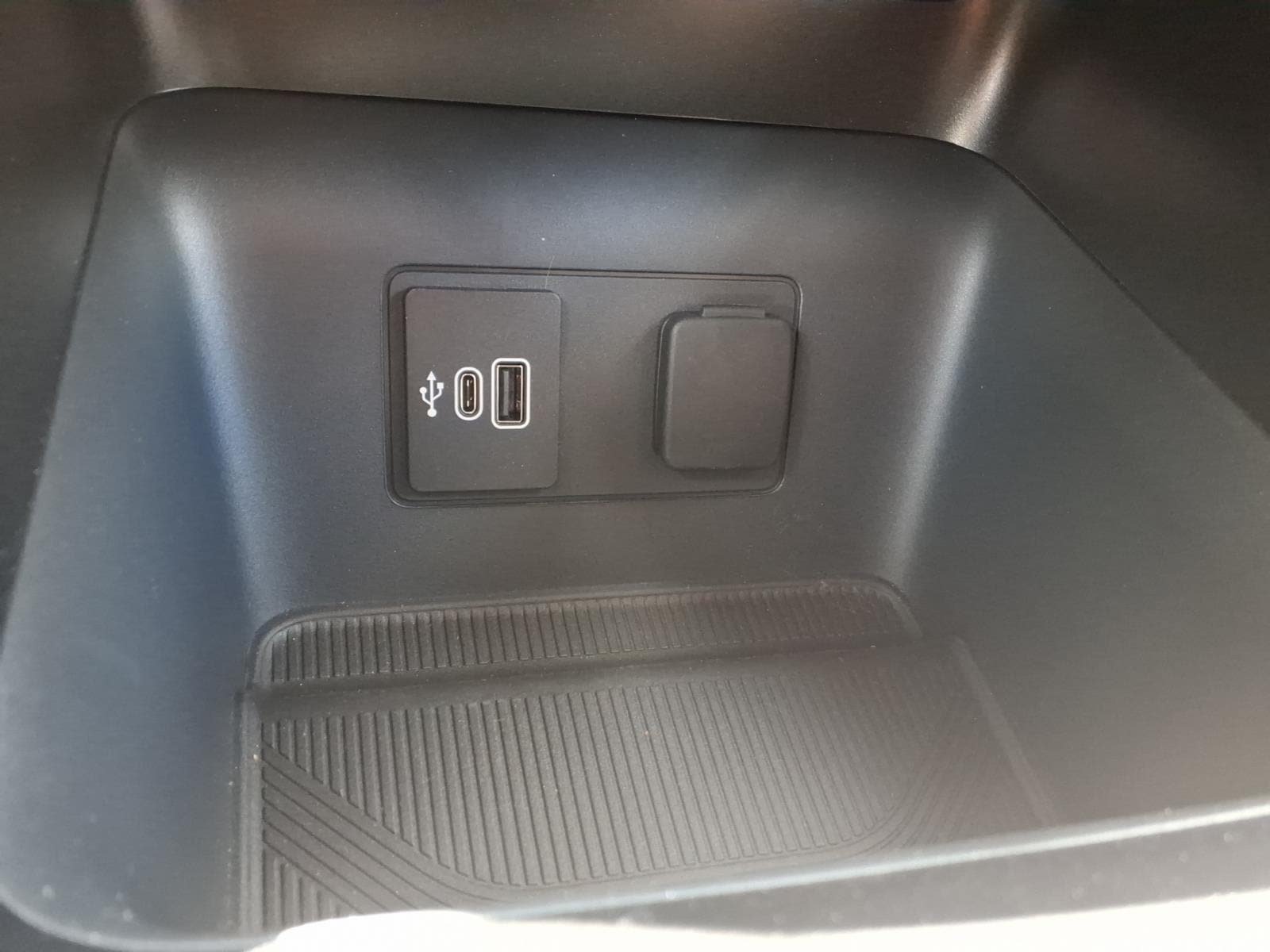Certified 2026 Ford Explorer Active AWD/4WD image 22