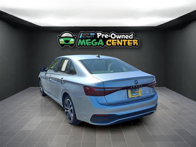 Used 2025 Volkswagen Jetta Sport FWD image 4