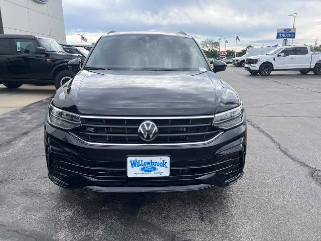 Used 2024 Volkswagen Tiguan SE R-Line AWD/4WD image 2