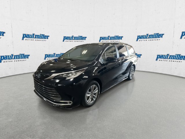 Used 2024 Toyota Sienna Limited AWD/4WD image 5