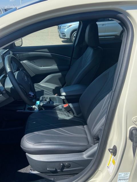 Certified 2025 Ford Mustang Mach-E Select w/ Comfort Package Lite AWD/4WD image 5