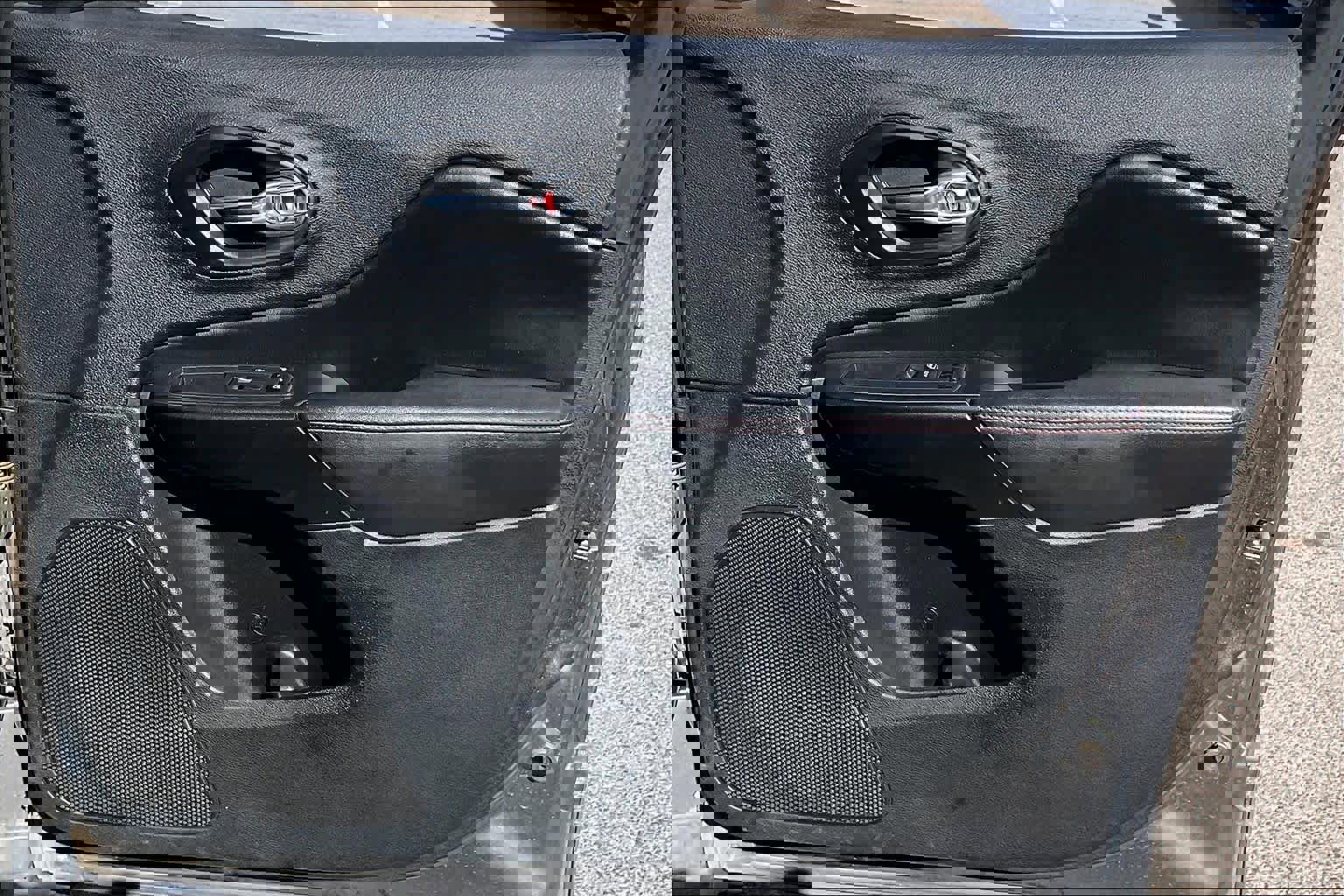 Used 2019 Jeep Cherokee Trailhawk w/ Cold Weather Group image 22